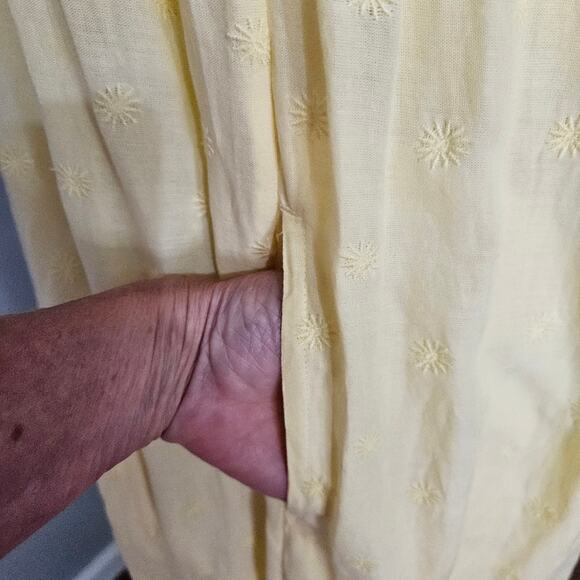 Old Navy Yellow Embroidered Maxi Dress Pockets Large Summer Sundress Y2K - Picture 2 of 11